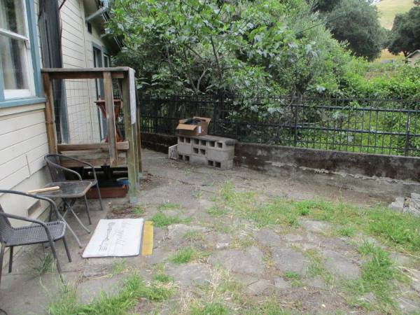 Charming 1-bedroom Cottage In Cloverdale ~ 119 Commercial St photo 2