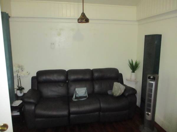 Charming 1-bedroom Cottage In Cloverdale ~ 119 Commercial St photo 5