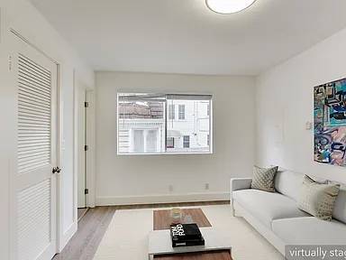 2240 Larkin photo 2