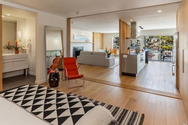 Condos on South Street · Sausalito photo 5
