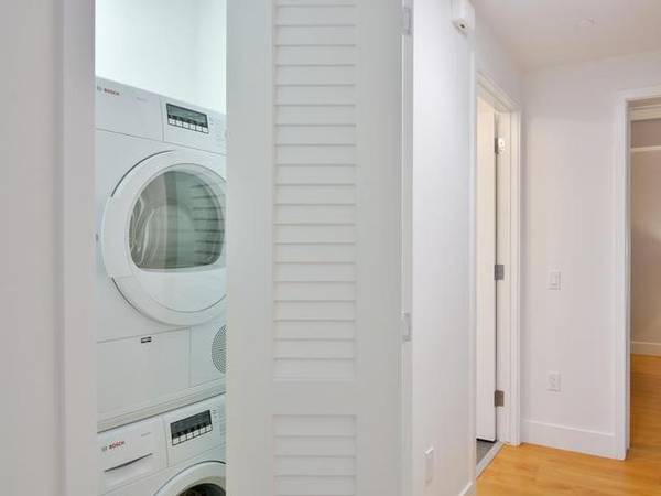 Updated, Spacious 1br! Deck! Stainless Appliances! Hardwood! photo 2