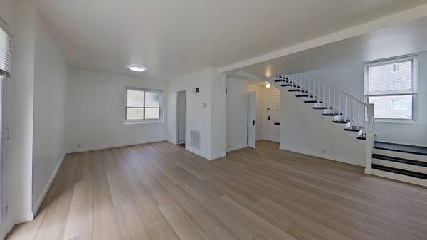 2BR/1BA Townhouse on Cambon Drive · San Francisco