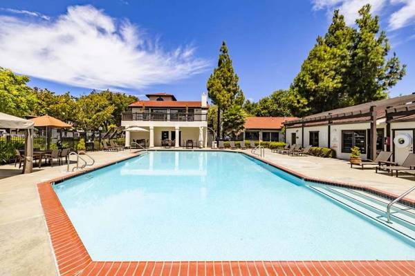 Condos on Paseo Padre Parkway · Union City photo 4