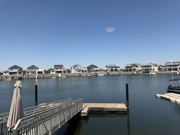 3BR/2BA Single Family House on Waterside Pl · Bethel Island photo 5