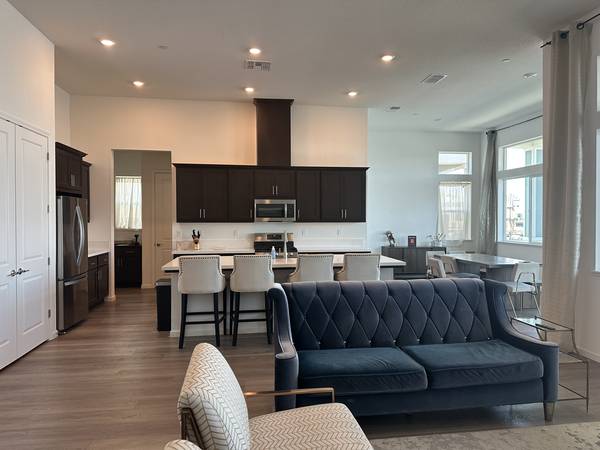 3BR/2BA Single Family House on Waterside Pl · Bethel Island photo 2