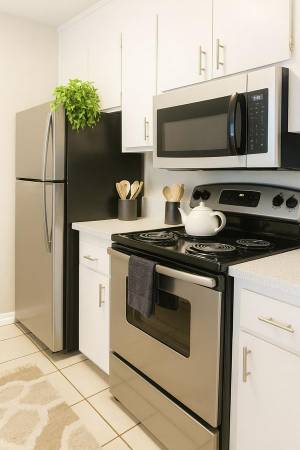 Apartments on Pine St · Concord photo 2