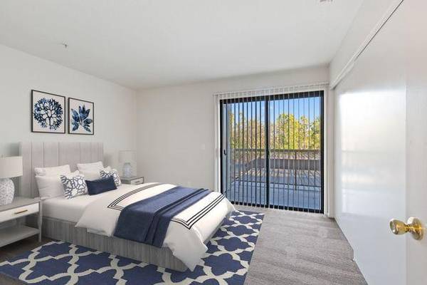 Lakeshore Apartments photo 2