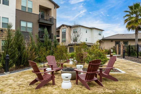 Apartments on Carlson Avenue · Rohnert Park photo 4