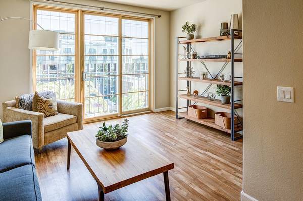 Townhouses on Santana Row · San Jose photo 3