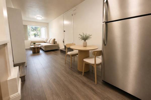 2BR/1BA Apartment · San Francisco photo 3