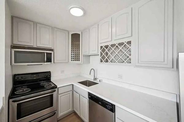 1BR/1BA Apartment · San Francisco photo 4