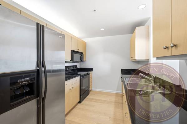 Condos on South Van Ness Ave · San Francisco photo 3