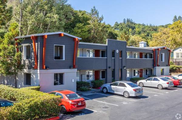 Apartments on Bayview Street · Kentfield photo 5