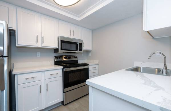 Apartments on Sierra Ridge Avenue · San Pablo