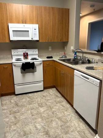 Apartments on E. Capitol Ave. · San Jose photo 4
