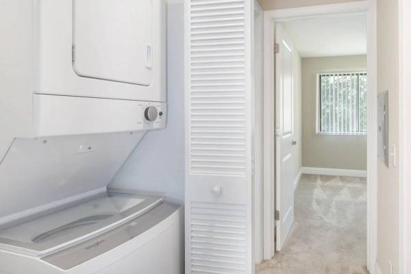 Apartments on Pine Street · Martinez photo 4
