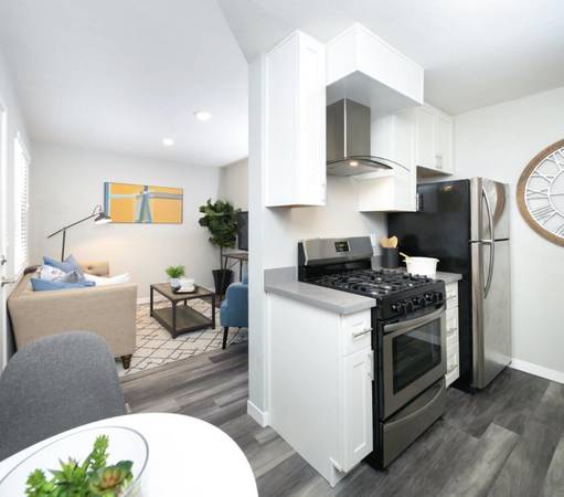 Apartments on Central Avenue · Alameda photo 5