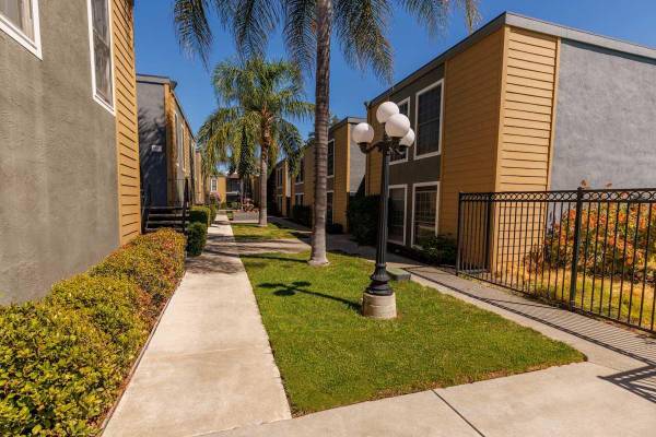 Apartments on Adelaide St · Concord