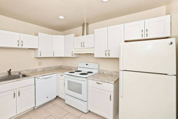1BR/1BA Apartment · Santa Rosa photo 3