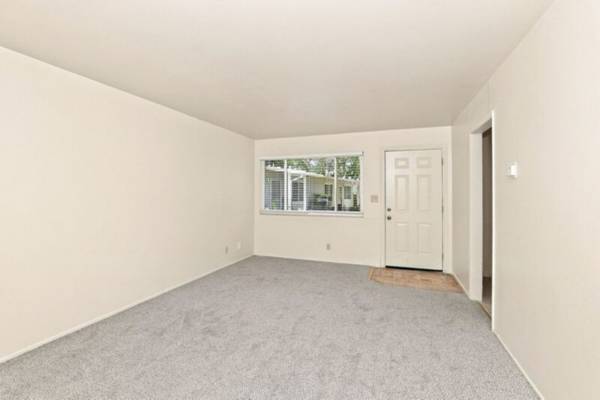 1BR/1BA Apartment · Santa Rosa photo 2