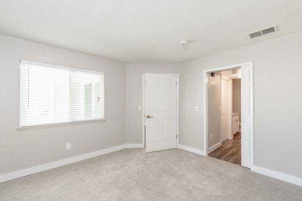 Apartments on Sestri Ln · Petaluma photo 2