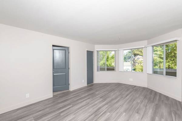 2BR/2BA Apartment on S Novato Blvd · Novato