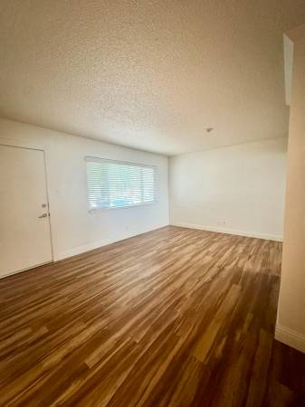 2BR/1BA Apartment on Sonoma Ave · Santa Rosa photo 4
