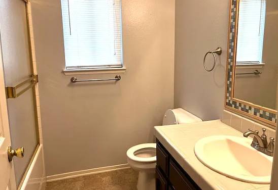 4BR/2BA Apartment · Hanford photo 2