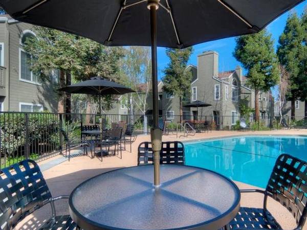 Apartments on Stonebridge Way · Pleasant Hill
