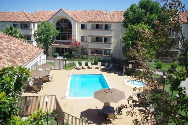 Apartments on Contra Loma Blvd · Antioch