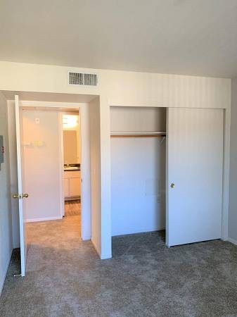 Apartments on Contra Loma Blvd · Antioch photo 2