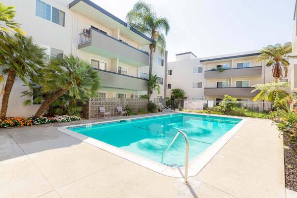 Apartments on Silva Ave · Hayward photo 2