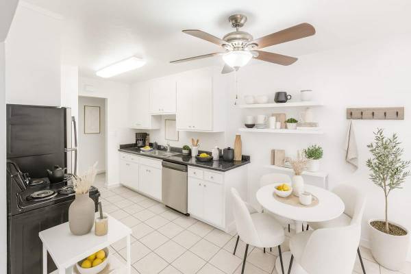 Apartments on Silva Ave · Hayward photo 3