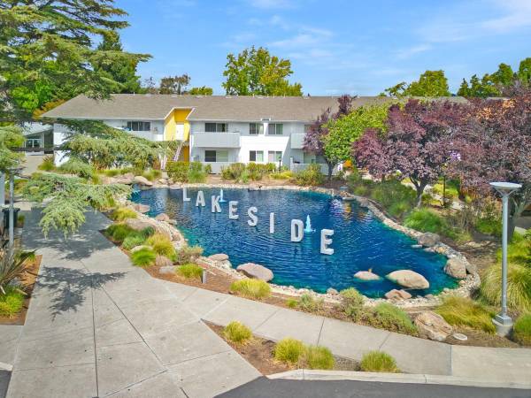 Apartments on Springlake Drive · San Lorenzo
