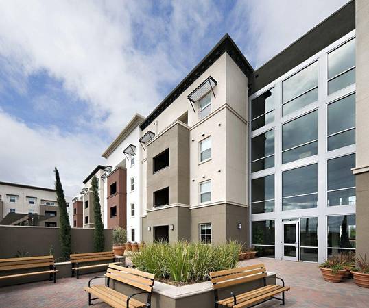 2BR/2BA Apartment on Montecito Vista Dr · San Jose