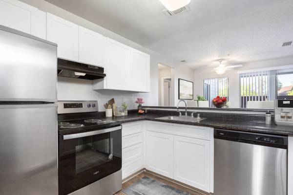 Apartments on Vista Oaks Drive · Martinez photo 2