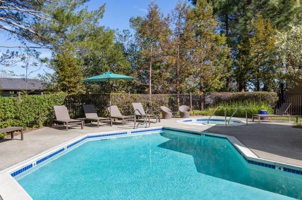 Apartments on Vista Oaks Drive · Martinez photo 3