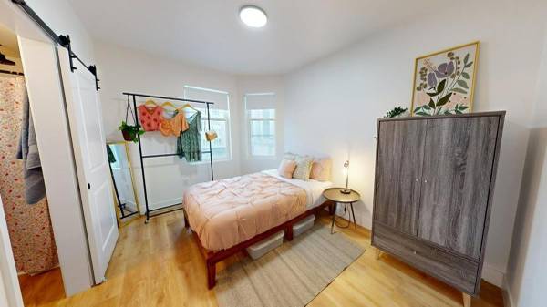 0BR/1BA Apartment on 14th Street · Oakland photo 2