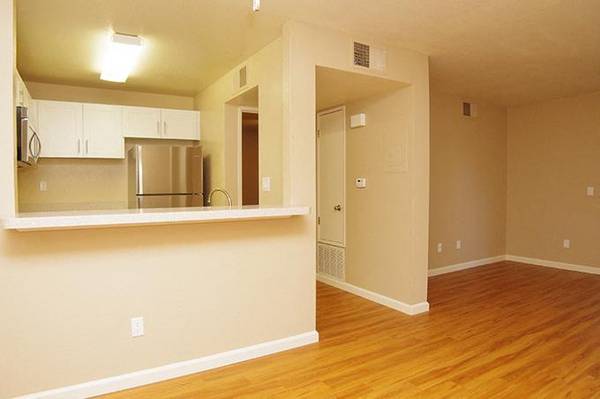 Apartments on Meadow Way · Santa Rosa photo 3