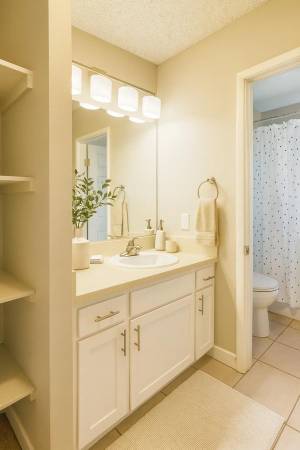 Apartments on Catalina Dr · Pleasanton photo 2