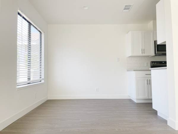 Apartments on N Lake Dr · Dublin photo 3
