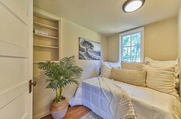 1BR/1BA Single Family House on Allred Ln · Soquel photo 4