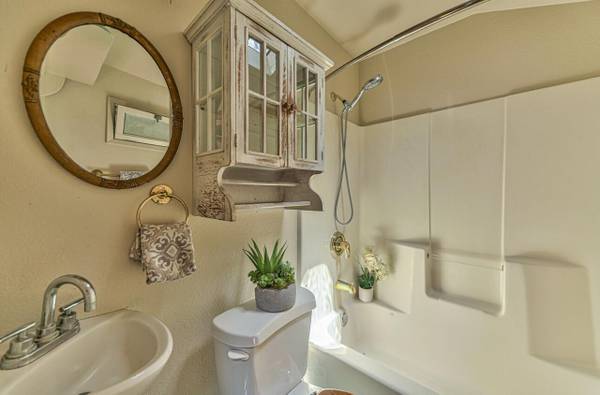 1BR/1BA Single Family House on Allred Ln · Soquel photo 2
