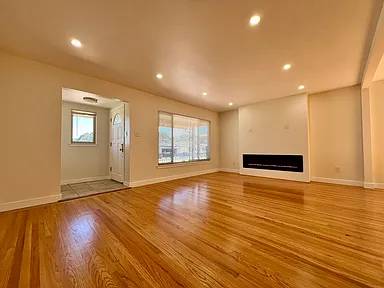 3BR/2BA Single Family House on Lexington Way · San Bruno photo 2
