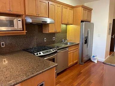 3BR/2BA Single Family House on 11th Ave · San Francisco photo 2