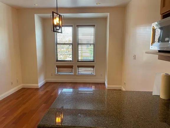 3BR/2BA Single Family House on 11th Ave · San Francisco photo 4