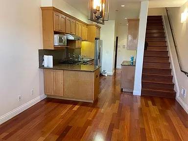 3BR/2BA Single Family House on 11th Ave · San Francisco photo 3