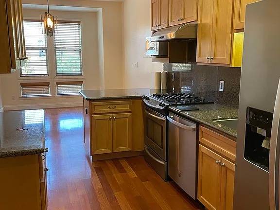 3BR/2BA Single Family House on 11th Ave · San Francisco