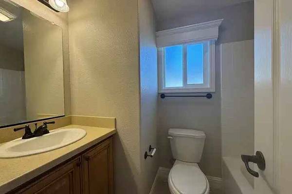 Apartments on E El Camino Real · Mountain View photo 5