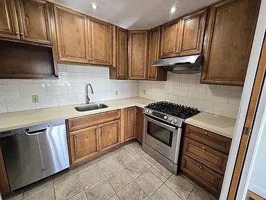 1BR/1BA Duplex on Martin Luther King Jr Way · Berkeley photo 4
